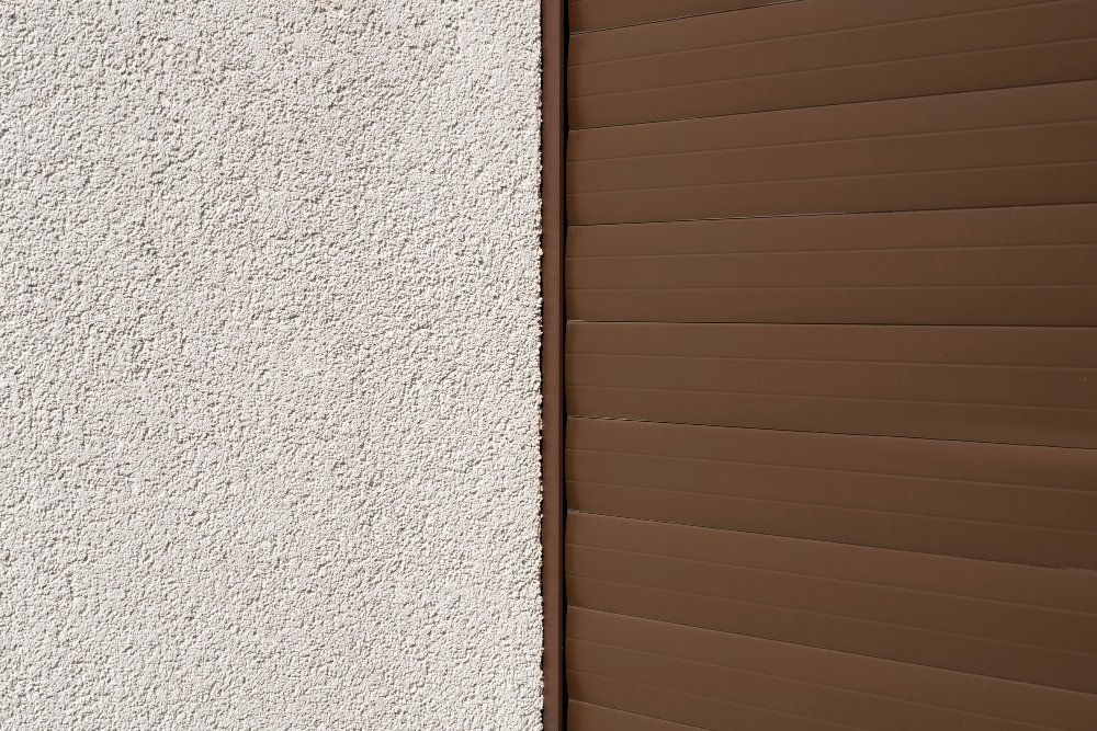 Stucco vs Viny